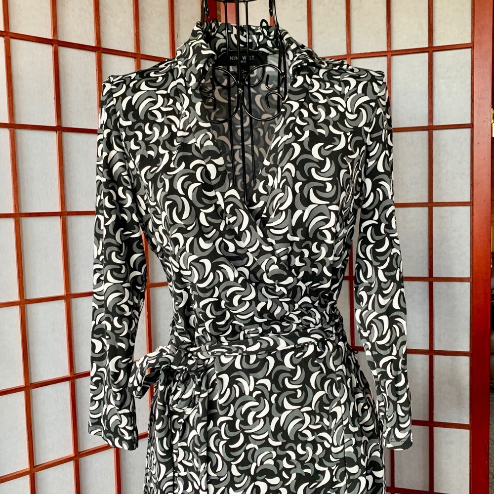 Nine West Patterned Wrap Midi Nwot - image 3